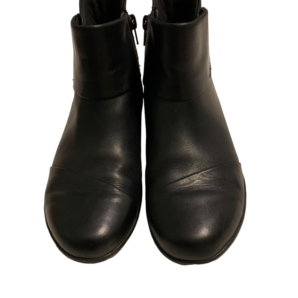 Clarks Women's Hope Track Fashion Boot size 5
